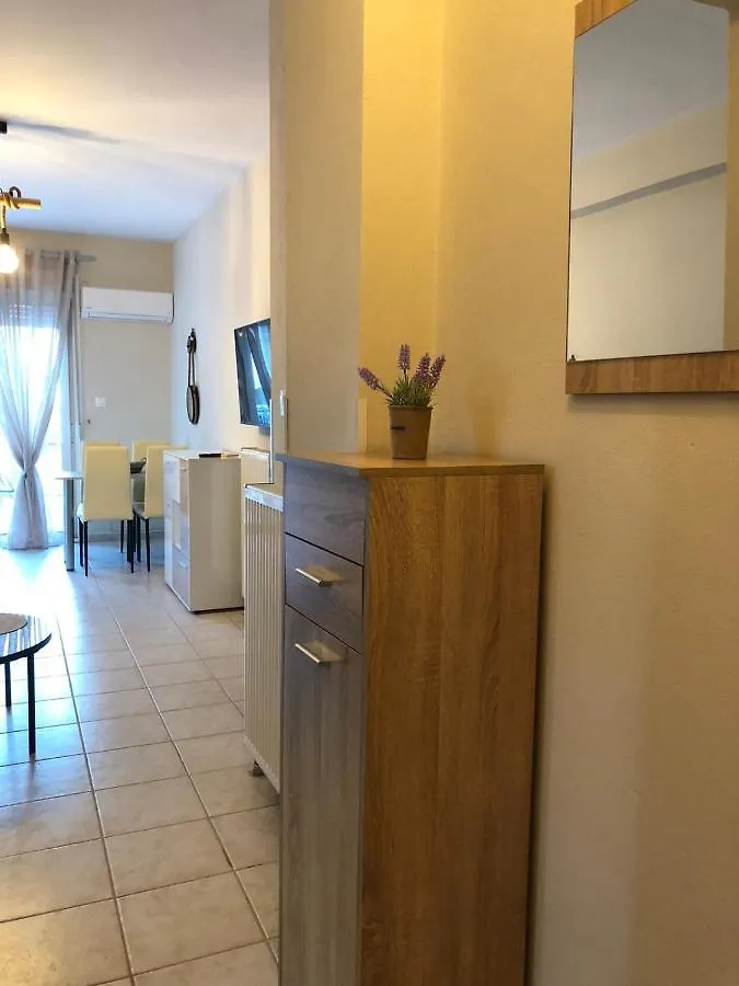 Nana Apartments Περαία 0*,